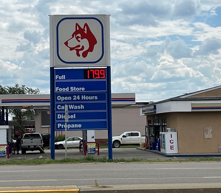 Gas prices in Moose Jaw continuing to creep down